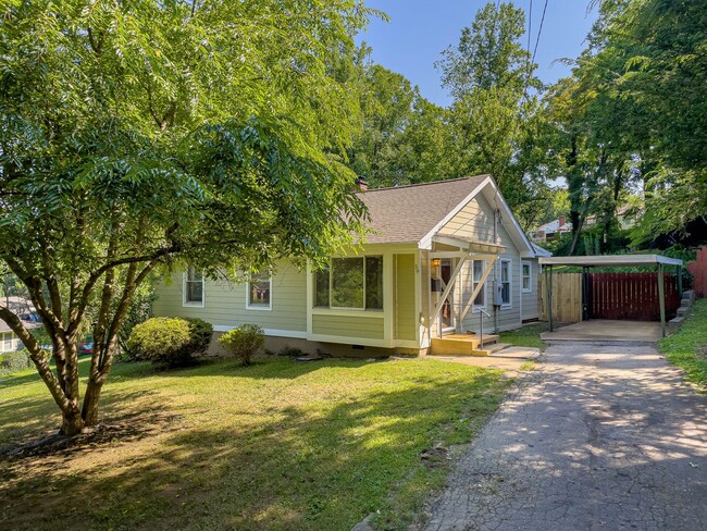 Elegant Three-Bedroom in West Asheville - Elegant Three-Bedroom in West Asheville House