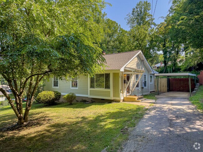 Building Photo - Elegant Three-Bedroom in West Asheville Rental