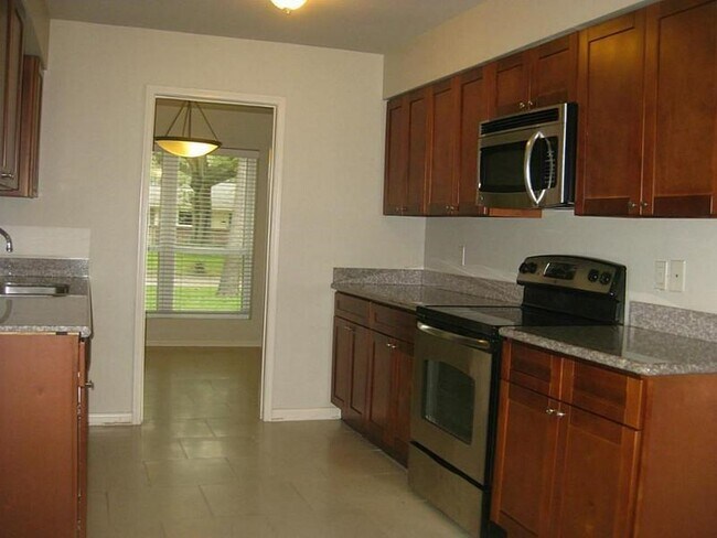 Photo - 1907 Sedgie Dr