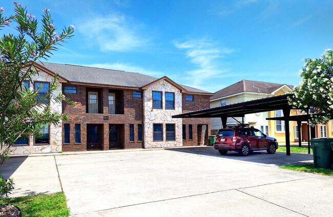 Building Photo - 1402 W Kiwi Ave Rental
