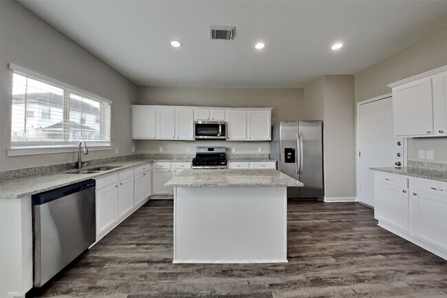 Photo - 2902 Crestbrook Bend Ln