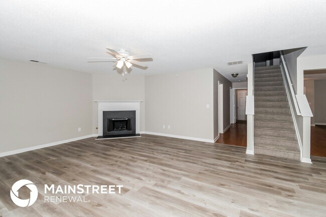 Photo - 400 Pinevale Ct