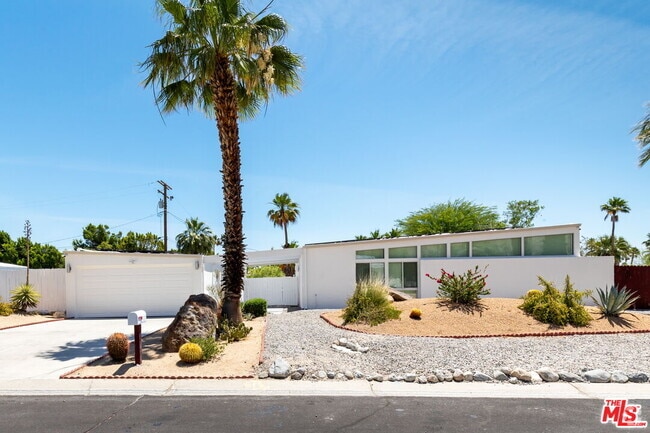 Building Photo - 2106 N Roberto Dr Rental