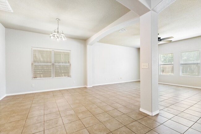Building Photo - 426 Tequila Ranch