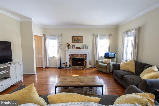 Photo - 616 Yardley Ln