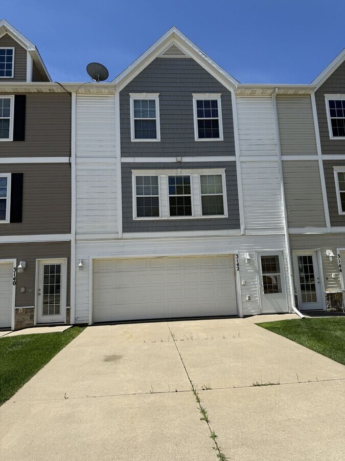 Photo - 3142 SW Sharmin Ln Unidad 3142 SW Sharmin Lane
