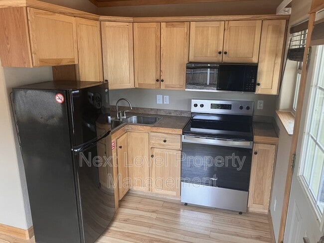 Photo - 111 E Cottonwood Dr