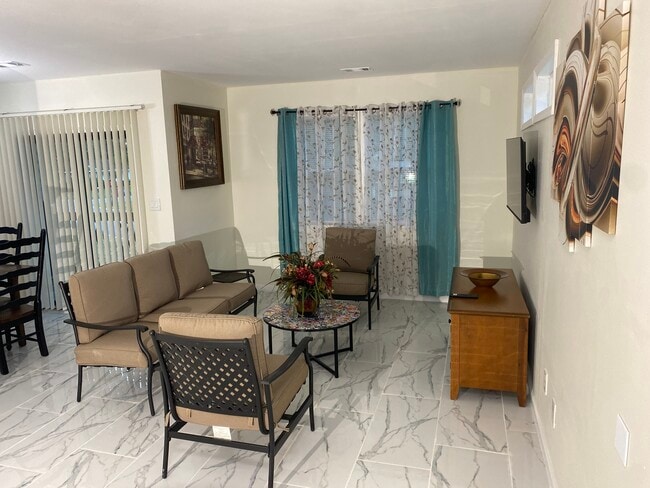 Photo - 825 Forest Lake Dr S Unidad Lake Valley Apt