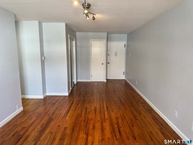 Photo - 4 Glenwood Ave Unit B7