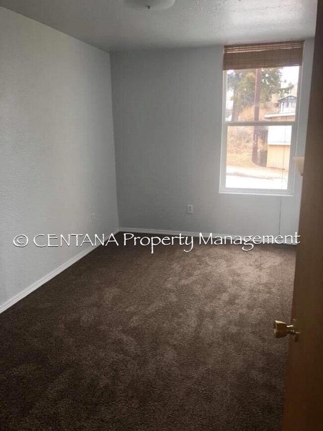 Photo - 1119 W Broadway St Unit Upstairs