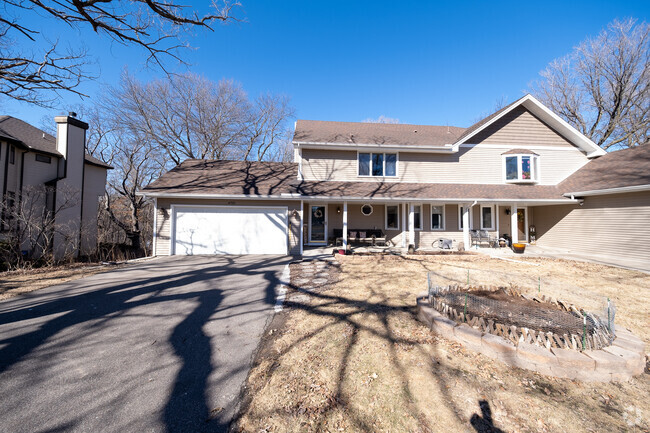 Building Photo - 4725 Oak Cliff Dr Rental