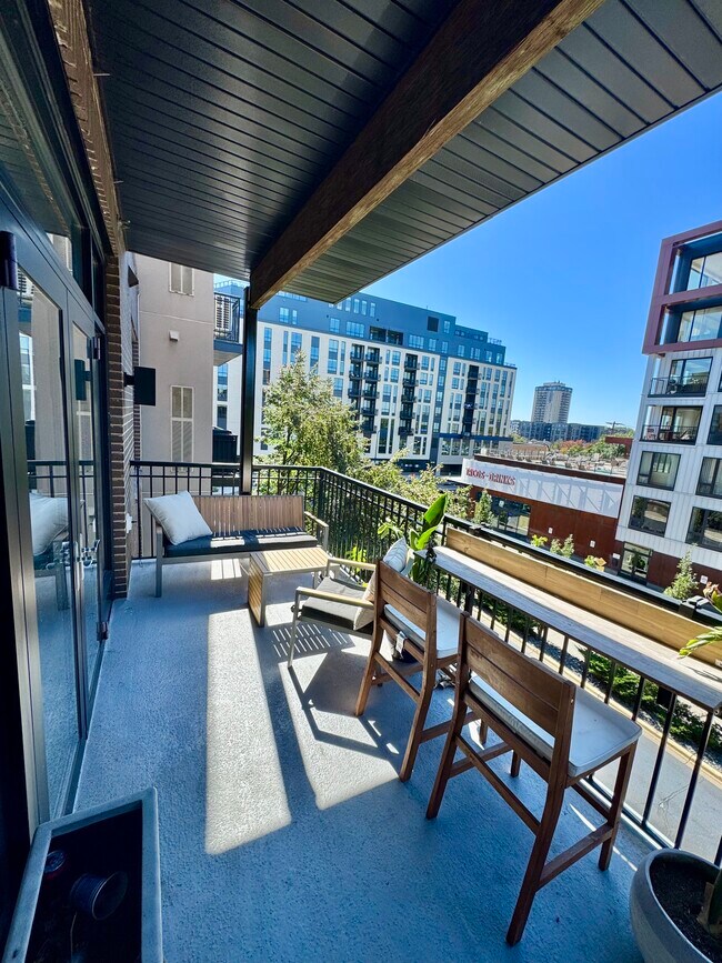 Balcony - 3104 W Lake St Unit 306