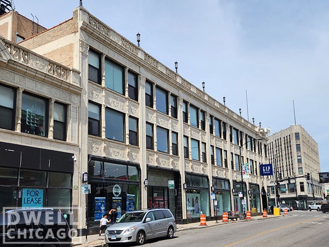 Photo - 3333 W Diversey Ave
