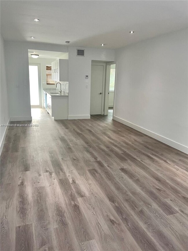 Photo - 3931 Garden Ave Unit 3931