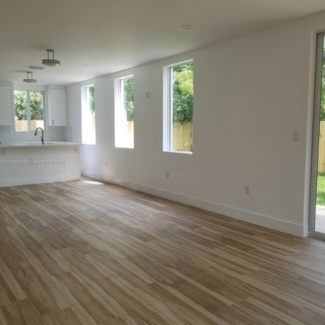 Photo - 3790 Oak Ave