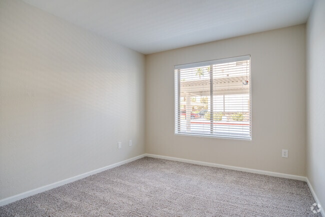 2 BR, 1 BA - 845 SF