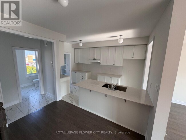 Photo - 121 Tennant Cir