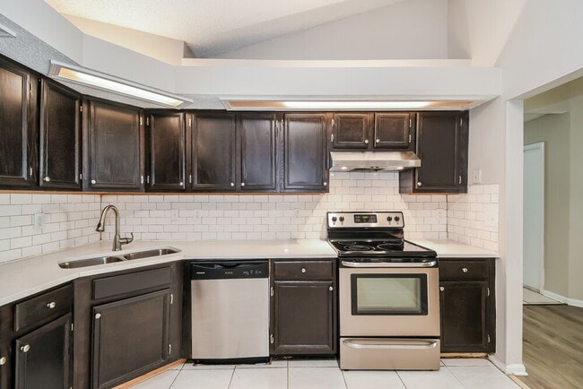 Photo - 1841 Quebec Ct