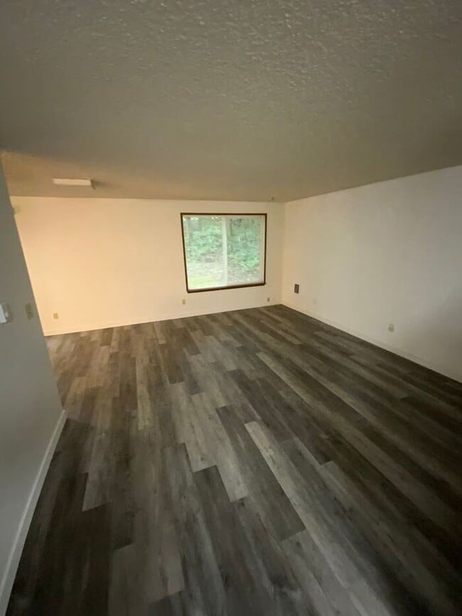 Photo - West Olympia 2bdr 1.5bath Townhome w/ garage & parking