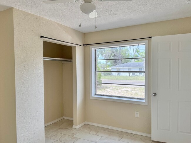 Photo - R# 5058-5059-P Unidad B