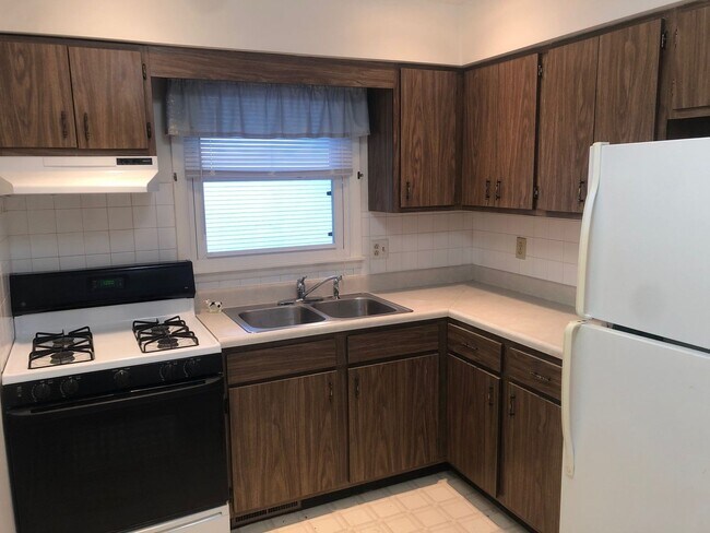 Photo - 200 S Grove St Unit A