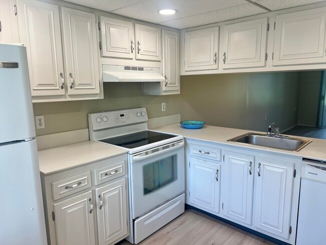 Photo - 4501 Martinique Way Unit F2