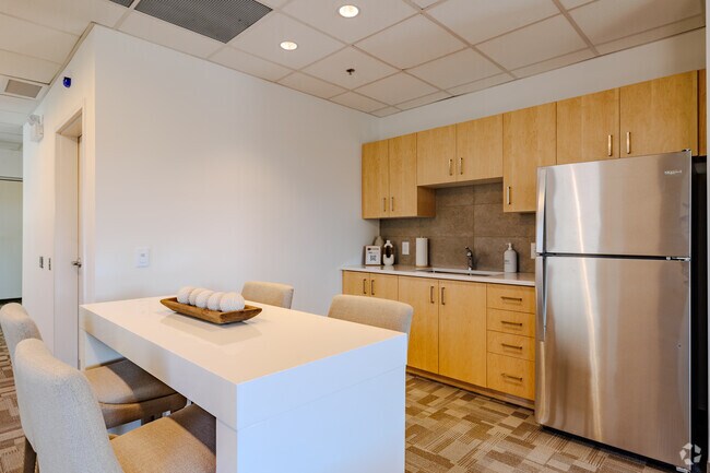 Party Room - 301 Westmount Rd W