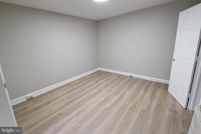 Photo - 617 Ford St Unit 2