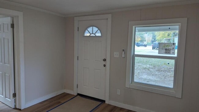 Photo - 209 S Center St