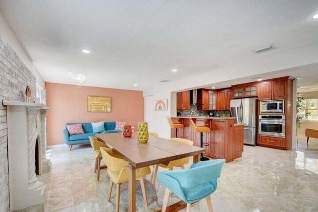 Photo - 168 SE 31st Ave