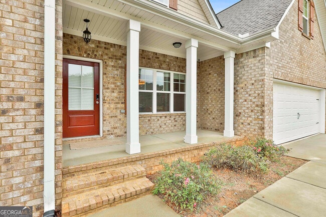 Photo - 405 Lakeview Way