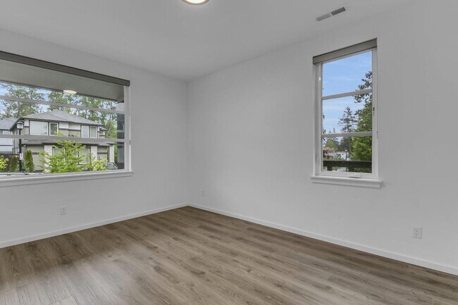 Photo - Large luxurious 5 bedroom Home in Renton