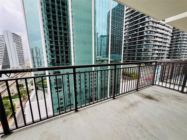 Photo - 999 SW 1st Ave Unidad 1414