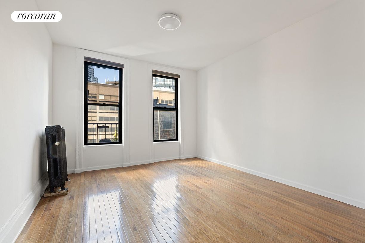 Photo - 323 Schermerhorn St