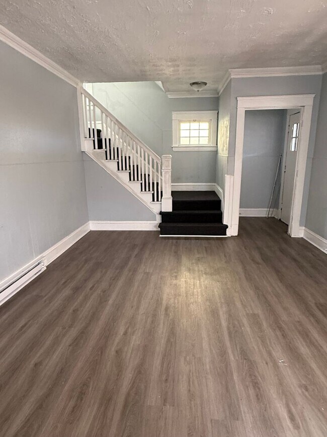 Photo - 4bd Single Section 8