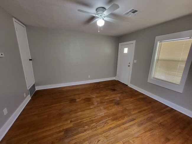 Photo - Remodeled 1 bedroom 1 bathroom duplex hous...