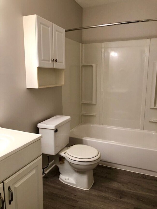 Photo - dj Unit 40 B