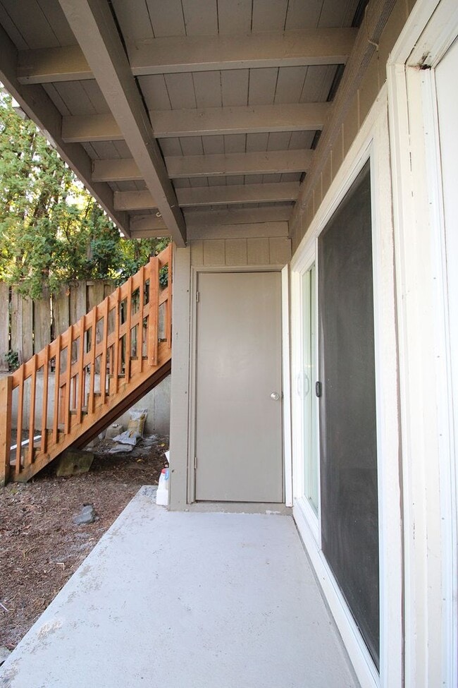 5704 SW Beaverton Hillsdale Hwy Unit 02