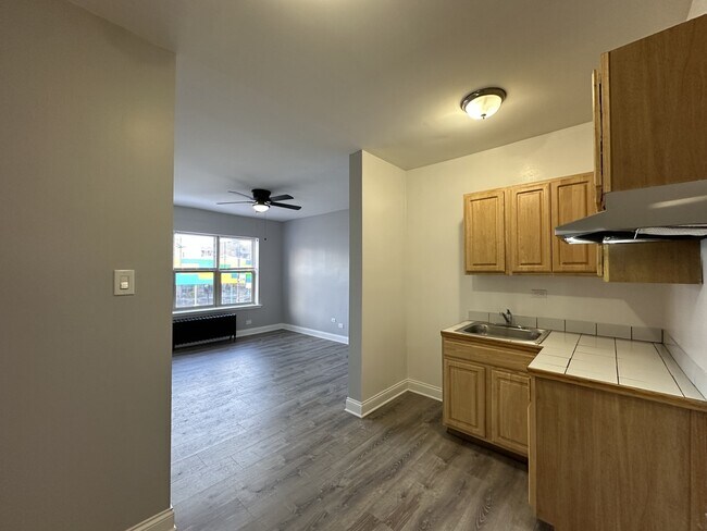 Photo - 4756 N Maplewood Ave Unit 201