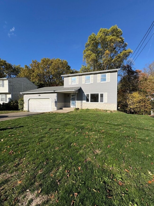 Building Photo - Three bedroom two bathroom home for rent