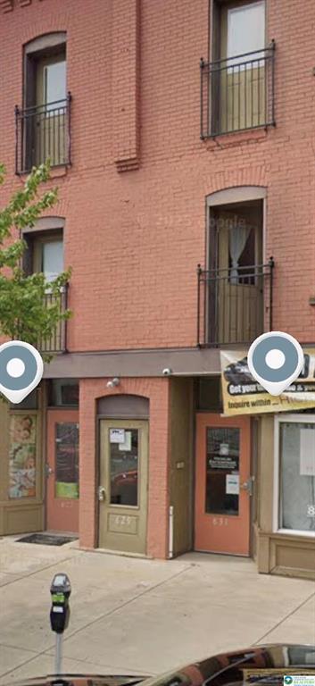 Building Photo - 829 E 4th St Unit 3