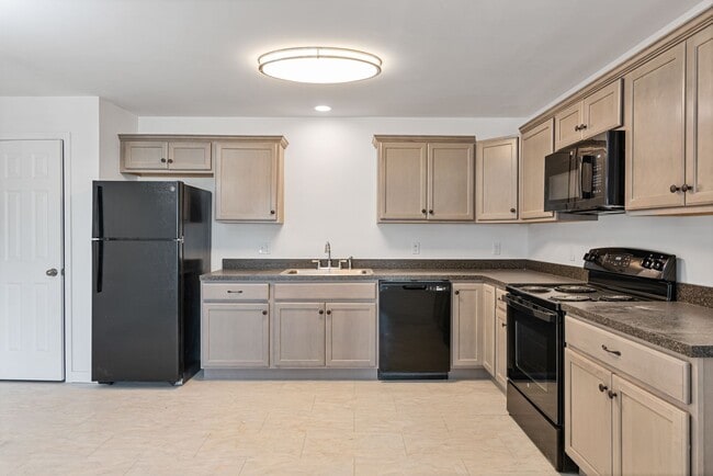 Building Photo - 24 Jersey Way Unit 103