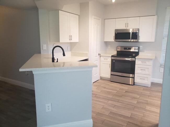 Building Photo - 909 Belmont Pl Unit 909
