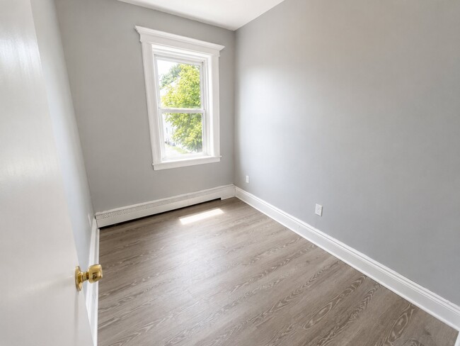 Photo - 70 Eaton Pl Unit 4