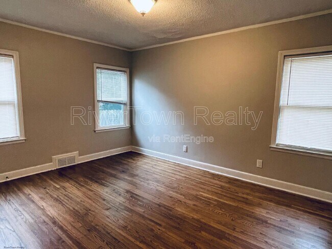 Photo - 187 N Holmes St