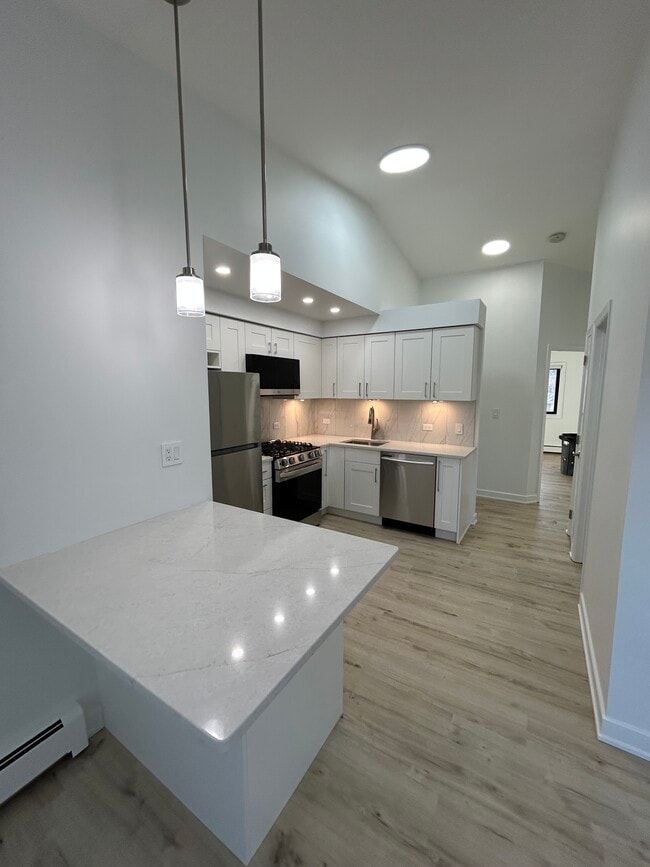 Building Photo - 18 Echo Ct Unit 14