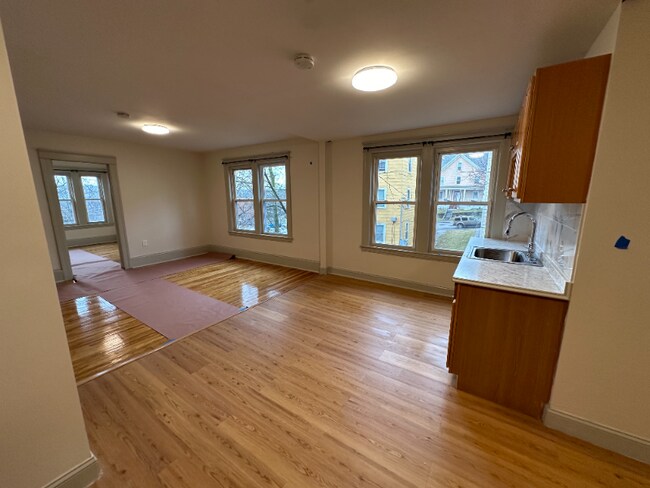 Photo - 46 Oak Ave Unit 3L