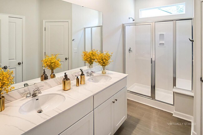 Photo - 212 Craigflower Ct