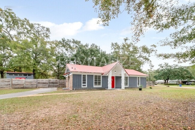 Photo - Newly Renovated 3 Bed 2 Bath Home in Theodore!