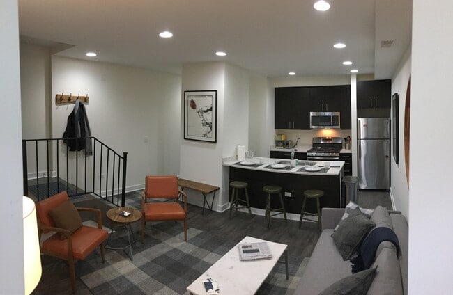 Photo - 1760 N Clark St Unit GS